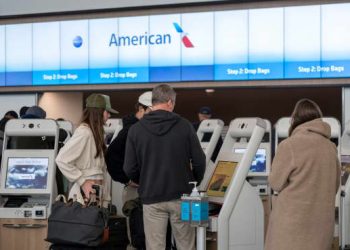 American Airlines Says Flights Resuming After Technical Issue