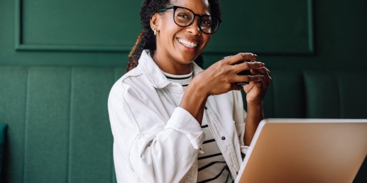 Financial Planning For Freelancers: 8 Tips To Budget And Save