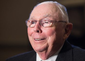 Charlie Munger Identified This Stock 30 Years Ago After Warren Buffett Passed On It: Here’s How It Is Doing Now – Costco Wholesale (NASDAQ:COST)