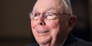 Charlie Munger Identified This Stock 30 Years Ago After Warren Buffett Passed On It: Here’s How It Is Doing Now – Costco Wholesale (NASDAQ:COST)