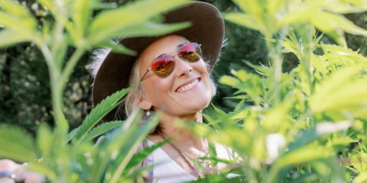 Ricki Lake Partners With Stone Road Farms To Launch Limited-Edition Cannabis Pouch