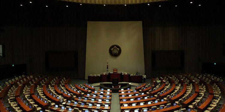 South Korean troops attempt to enter main parliament hall – report