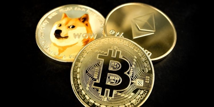 Bitcoin, Ethereum, XRP, Dogecoin Surge Around 5% In Christmas Eve ‘Santa Rally’