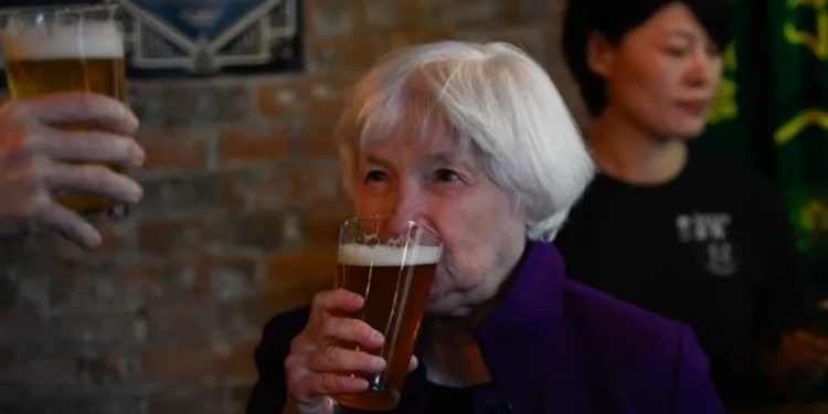 Debt ceiling drama returns: Yellen warns of mid-January deadline