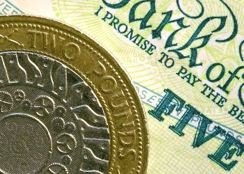 Pound Sterling gains with investors looking for fresh cues about BoE interest rate path