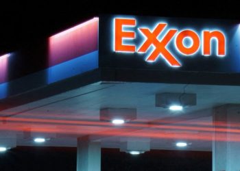 Exxon cranks up oil output despite fears of supply glut