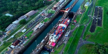 Donald Trump and Panama trade blows over control of canal