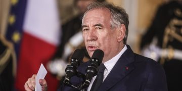 Moody’s downgrades France’s credit rating over political turmoil