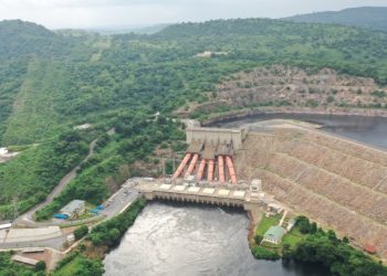 African electricity debate pits speed against scale