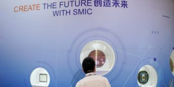 US hits China’s chip industry with new export controls