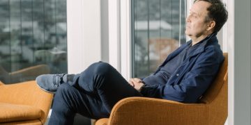 EU imposes sanctions on oil trader Niels Troost over alleged Russian involvement