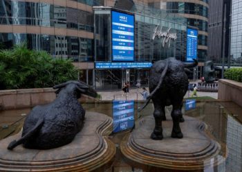 Hong Kong stocks rise ahead of US inflation data