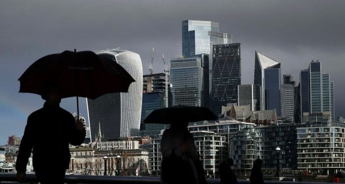 UK economy unexpectedly failed to grow in third quarter