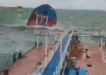 Storm-hit Russian petroleum tankers trigger fears of fuel spills in Black Sea