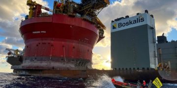 Shell and Greenpeace agree settlement after protesters boarded vessel