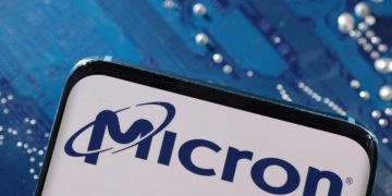 Micron shares fall on disappointing quarterly revenue guidance