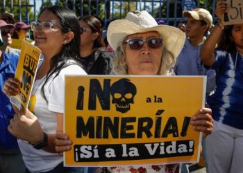 El Salvador lawmakers overturn mining ban