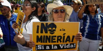El Salvador lawmakers overturn mining ban