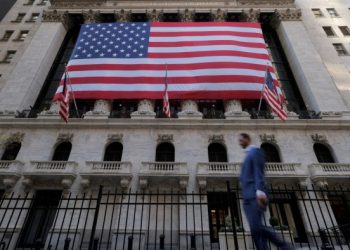 Stockpicking funds suffer record $450bn of outflows