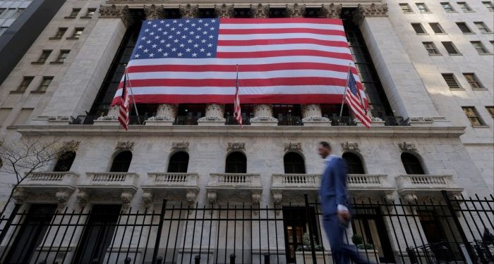 Stockpicking funds suffer record $450bn of outflows