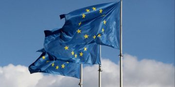 EU should force customers to buy less polluting products, companies say