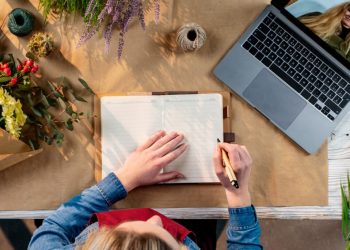 How to Make a Wedding Budget