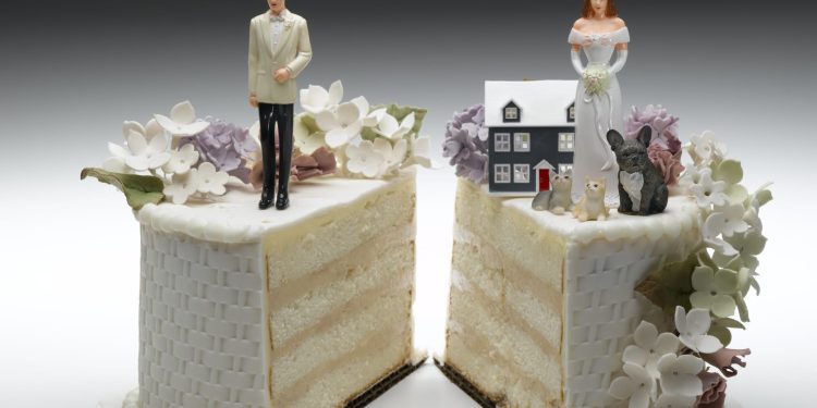 62% of couples keep at least some money separate from each other: survey