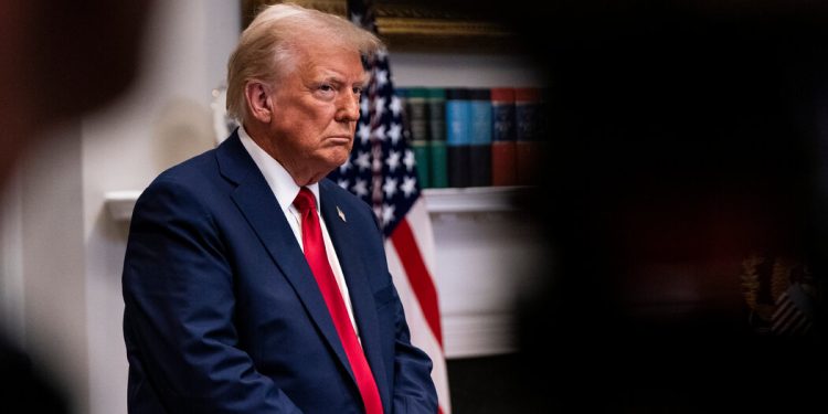 Trumps Threatens Tariffs Feb. 1 on Canada, Mexico and China