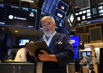 Nasdaq, S&P 500, Dow set for gains as investors embrace Apple earnings