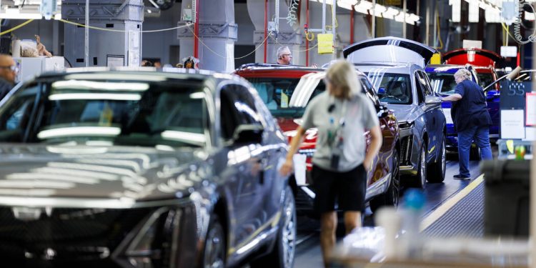 G.M. Has Plans Ready for Trump’s Canada and Mexico Tariffs