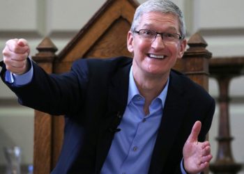 Apple CEO Tim Cook Reportedly Donates $1 Million To Trump Inauguration, Joins Ranks Of Mark Zuckerberg, Jeff Bezos, And Sam Altman – Apple (NASDAQ:AAPL)
