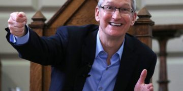 Apple CEO Tim Cook Reportedly Donates $1 Million To Trump Inauguration, Joins Ranks Of Mark Zuckerberg, Jeff Bezos, And Sam Altman – Apple (NASDAQ:AAPL)