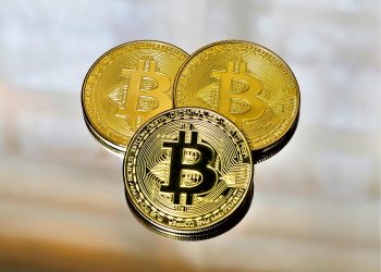 Bitcoin Upper Band Moves Above $105,400