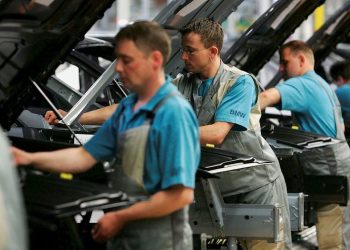 US ISM Manufacturing PMI improves to 49.3 in December vs. 48.4 expected