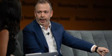 Investment trusts hit back against activist Boaz Weinstein