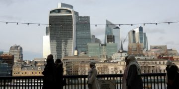 Junior London lawyers flock to private equity roles as public markets struggle