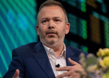 US activist Boaz Weinstein wants to be ‘white knight’ of UK stock market