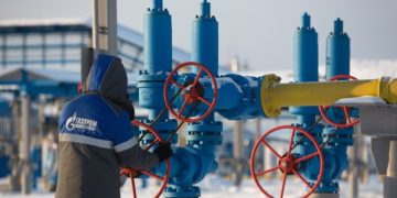US imposes wide-ranging sanctions on Russian oil sector