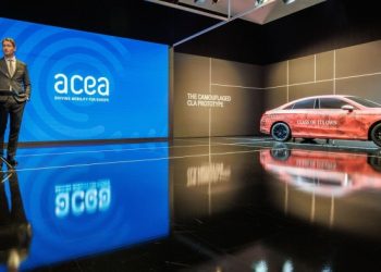 EU should welcome Chinese car factories, says Mercedes chief