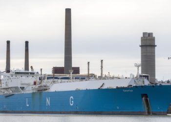 LNG tankers change course to Europe as gas storage levels drop