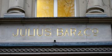 Julius Baer chair to step down in latest shake-up