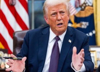 Donald Trump threatens 25% tariff within days for Mexico and Canada