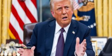 Donald Trump threatens 25% tariff within days for Mexico and Canada