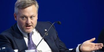 BP postpones investor day after chief Murray Auchincloss has ‘medical procedure’