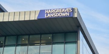 Record number of Hargreaves Lansdown customers vote in trust battle