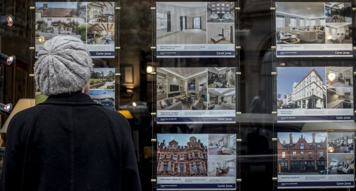 UK mortgage approvals fall in November