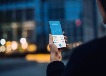 8 Best Stock Picking Services for 2025: Money Crashers