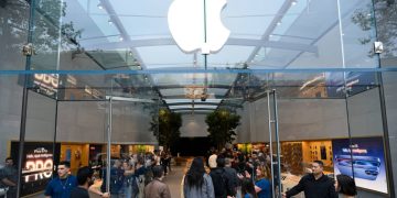 Apple will need to raise iPhone prices 9% to offset Trump’s tariffs: Bank of America