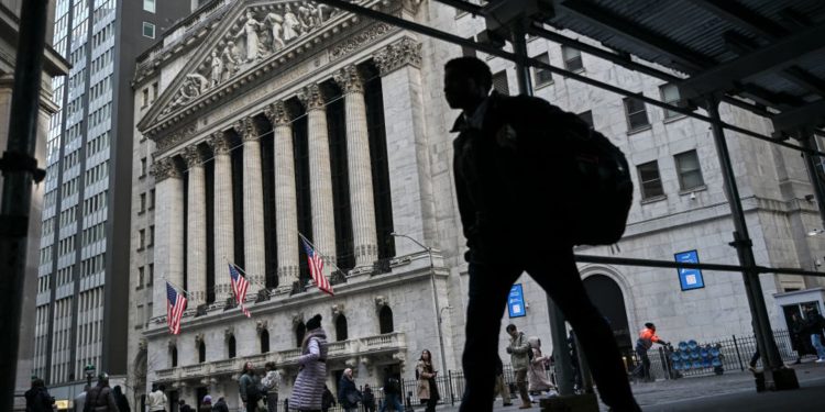 A ‘set-it-and-forget-it’ investment strategy may not outperform in 2025