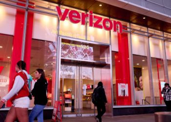 Verizon Results Boosted by Higher Prices, Gain in Wireless Customers